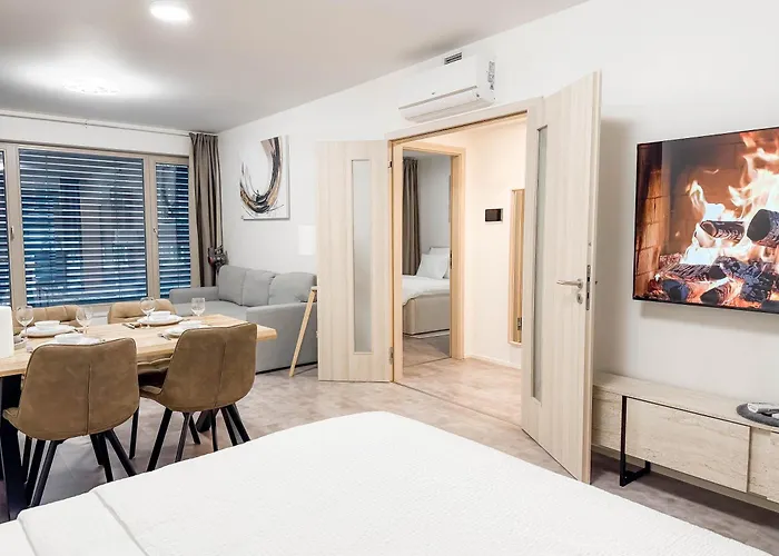 Apartment Modern Ac | Free Parking | 15 Min Center