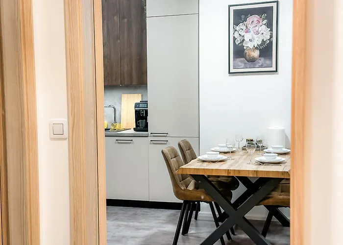 Apartment Modern Ac | Free Parking | 15 Min Center