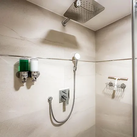 Apartment Modern Ac | Free Parking | 15 Min Center *